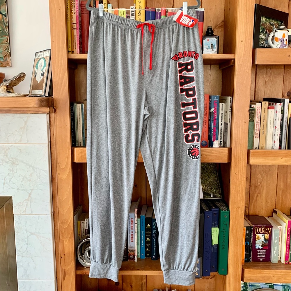 New with Tags Men’s Toronto Raptors PJ pants